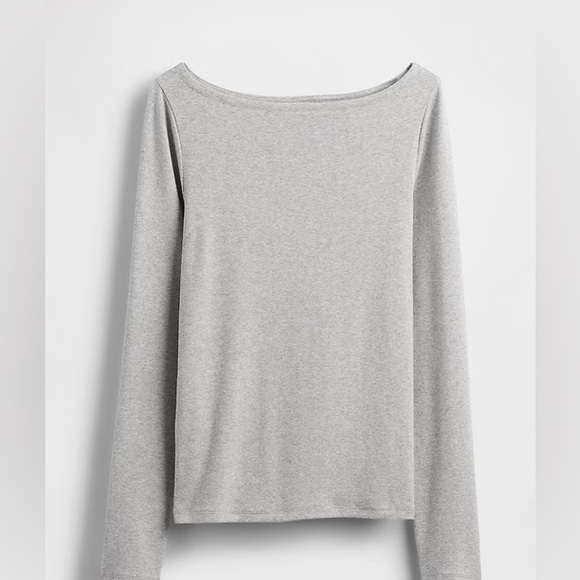 GAP Tops - 2️⃣ for the price of 1️⃣ GAP Light Gray Long Sleeve Women's TOPS